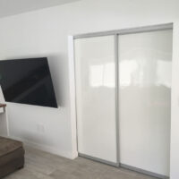 modern high gloss room divider